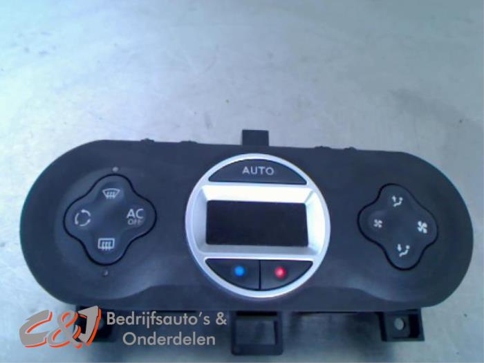 Begagnade Klimatpanel Opel Vivaro 2.0 CDTI Pris € 78,75 Marginaltabell erbjuds av C&J Bedrijfsauto's & Onderdelen