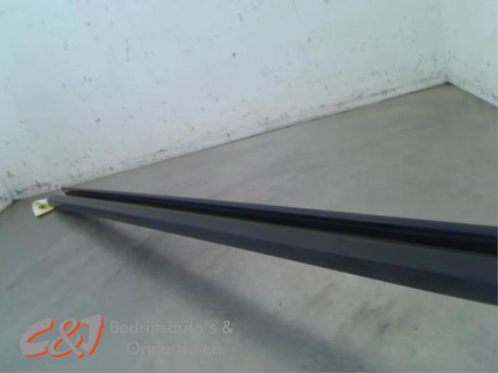 Sliding door rail trim