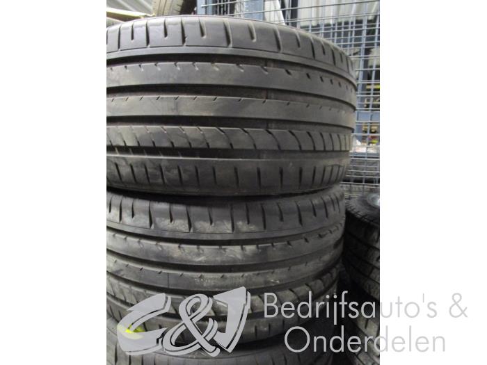 Tire set from a Audi Q7 2008