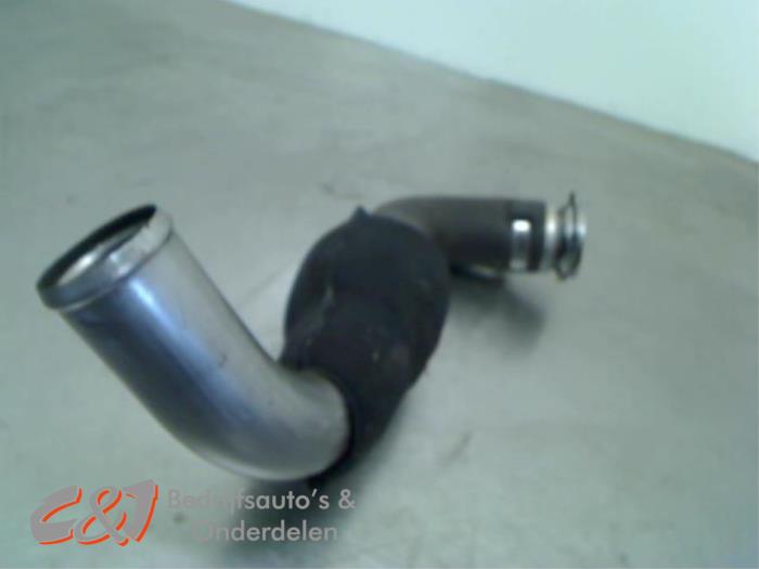 Gebrauchte Intercooler Schlauch Opel Vivaro 2.5 DTI 16V Preis € 21,00 Margenregelung angeboten von C&J Bedrijfsauto's & Onderdelen