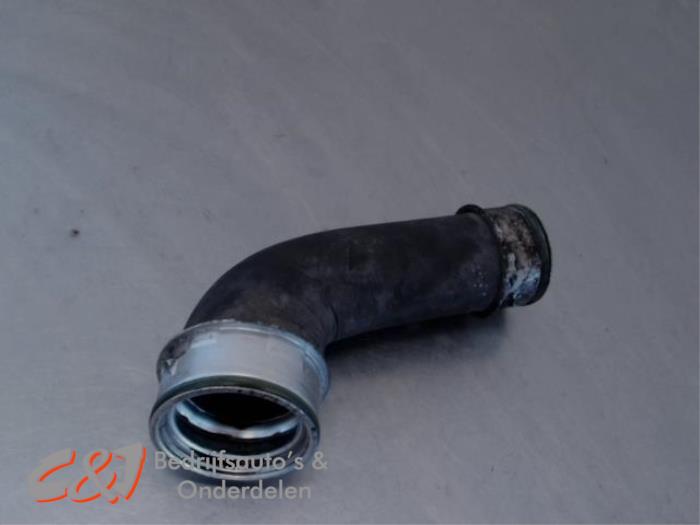 Gebrauchte Intercooler Rohr Volkswagen Transporter/Caravelle T5 1.9 TDi Preis € 10,50 Margenregelung angeboten von C&J Bedrijfsauto's & Onderdelen