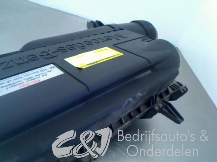 Boîtier filtre à air d'un Mercedes-Benz Vito (639.6) 2.2 109 CDI 16V 2010