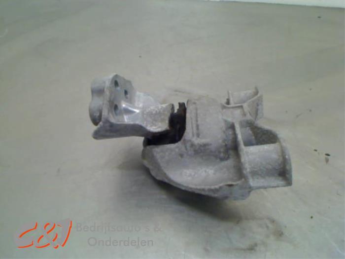 Used Engine mount Ford Transit Courier 1.5 TDCi 75 Price € 21,00 Margin scheme offered by C&J Bedrijfsauto's & Onderdelen