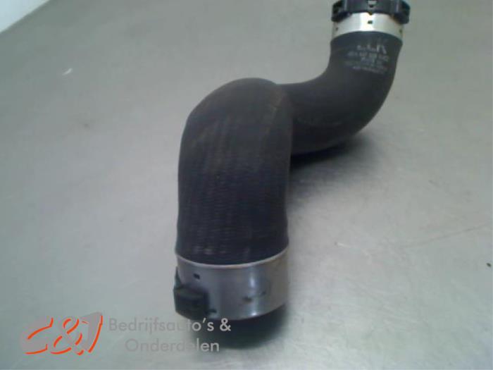 Gebrauchte Intercooler Schlauch Mercedes Vito (447.6) 2.2 116 CDI 16V Preis € 21,00 Margenregelung angeboten von C&J Bedrijfsauto's & Onderdelen