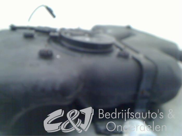 Adblue Tank from a Mercedes-Benz Vito (447.6) 2.2 116 CDI 16V 2018