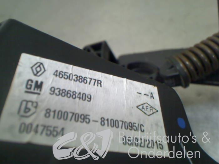 Clutch pedal from a Opel Vivaro 1.6 CDTI BiTurbo 120 2016