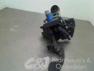 Usados Pedal de embrague Opel Vivaro 1.6 CDTI BiTurbo 120 Precio € 78,75 Norma de margen ofrecido por C&J bedrijfsauto's & onderdelen