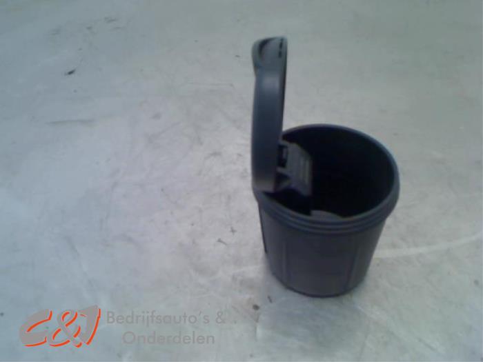 Begagnade Askkopp, fram Citroen Jumper (U9) 2.2 HDi 110 Pris € 15,75 Marginaltabell erbjuds av C&J Bedrijfsauto's & Onderdelen