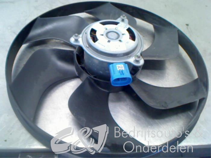 Cooling fans from a Renault Trafic (1FL/2FL/3FL/4FL) 1.6 dCi 125 Twin Turbo 2017