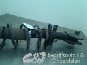 Used Front shock absorber rod, right Renault Trafic (1FL/2FL/3FL/4FL) 1.6 dCi 115 Price € 68,25 Margin scheme offered by C&J bedrijfsauto's & onderdelen