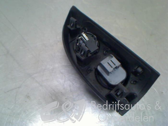 Interruptor de retrovisor de un Opel Combo 1.3 CDTI 16V ecoFlex 2015