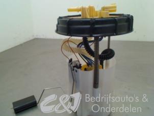 Usados Bomba eléctrica de combustible Renault Trafic (1FL/2FL/3FL/4FL) 2.0 dCi 16V 145 Precio € 105,00 Norma de margen ofrecido por C&J bedrijfsauto's & onderdelen