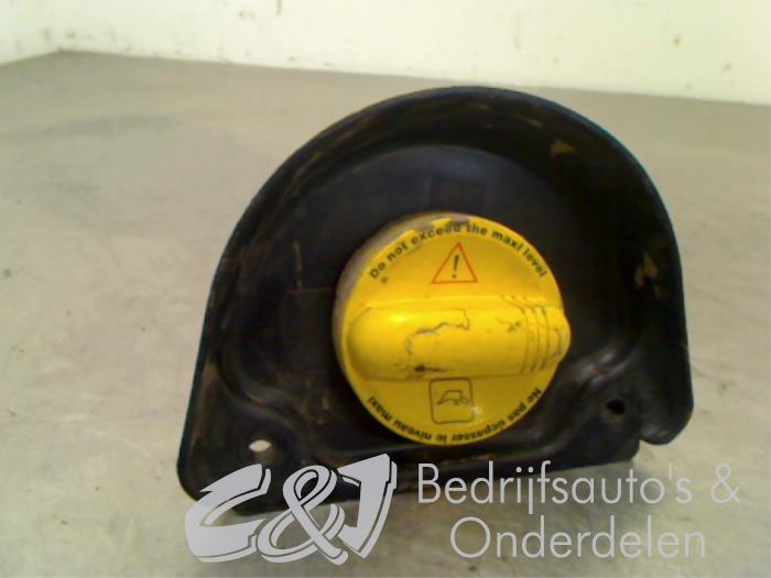 Oil cap from a Renault Trafic (1FL/2FL/3FL/4FL) 2.0 dCi 16V 145 2019