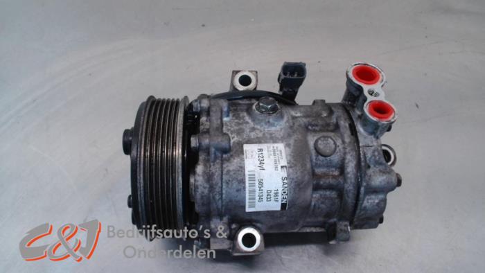 Usagé Pompe clim Fiat Fiorino (225) 1.3 D 16V Multijet Prix € 21,00 Règlement à la marge proposé par C&J Bedrijfsauto's & Onderdelen