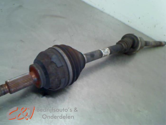 Front drive shaft, right Opel Vivaro 2.5 DTI 16V 8200169163 C054425