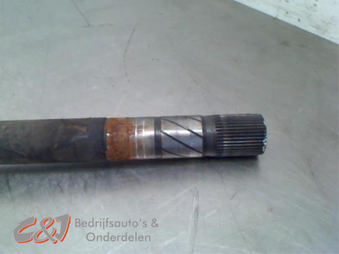 Front drive shaft, right Opel Vivaro 2.5 DTI 16V 8200169163 C054425