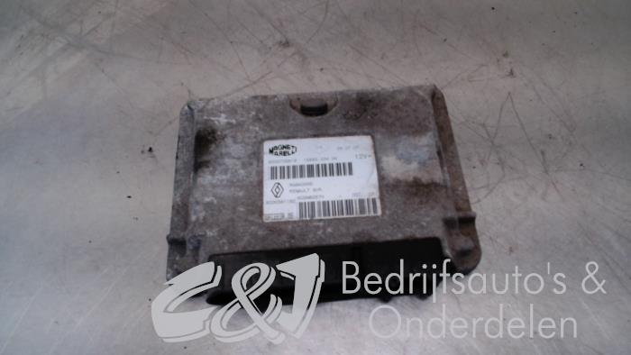 Ordenador de caja automática de un Renault Master III (FD/HD) 2.5 dCi 120 FAP 2007