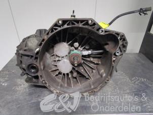 Usagé Boite de vitesses Opel Vivaro 2.5 CDTI 16V Prix € 603,49 Prix TTC proposé par C&J bedrijfsauto's & onderdelen
