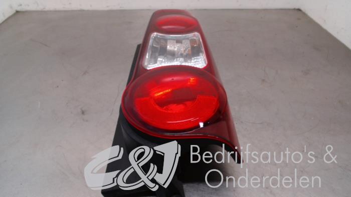 Luz trasera derecha de un Citroën Berlingo 1.6 Hdi, BlueHDI 75 2017