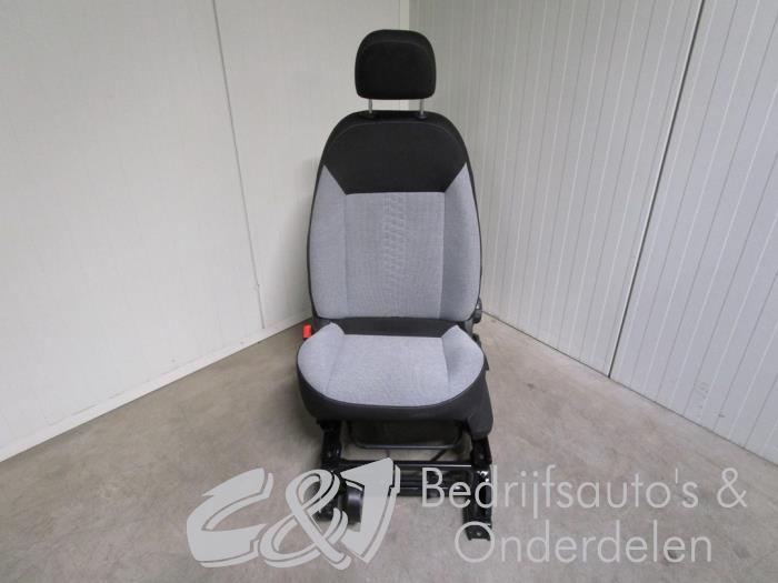 Seat, left from a Fiat Fiorino (225) 1.3 D 16V Multijet 2017