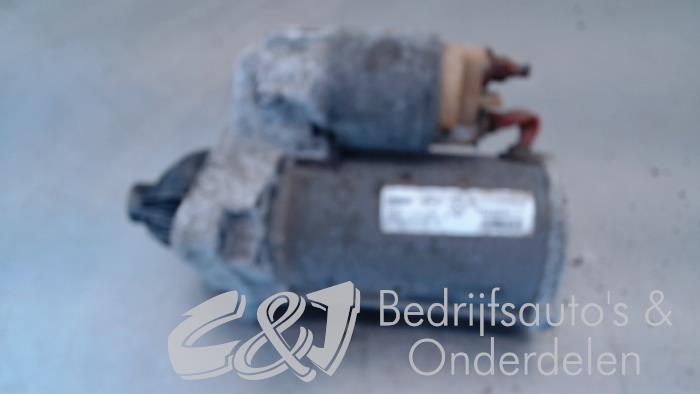 Motor de arranque de un Opel Movano 2.3 CDTi 16V FWD 2012
