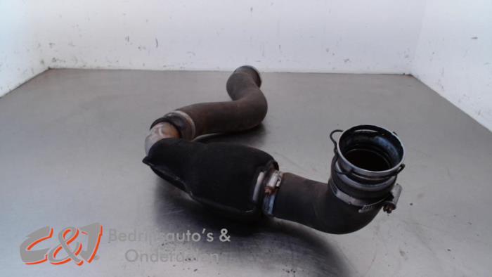 Gebrauchte Intercooler Schlauch Opel Vivaro 2.5 CDTI 16V Preis € 21,00 Margenregelung angeboten von C&J Bedrijfsauto's & Onderdelen