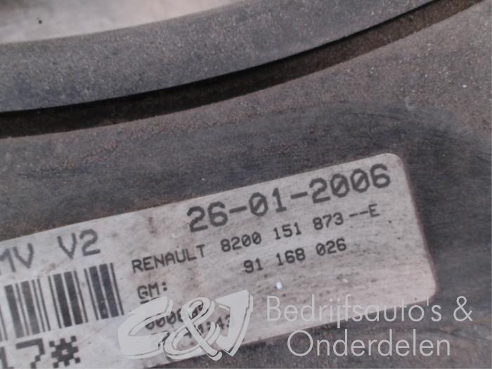 Caja de aleta de refrigeración de un Opel Vivaro 2.5 CDTI 16V 2007