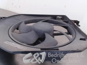Gebrauchte Kühlgebläsegehäuse Opel Vivaro 2.5 CDTI 16V Preis € 68,25 Margenregelung angeboten von C&J bedrijfsauto's & onderdelen