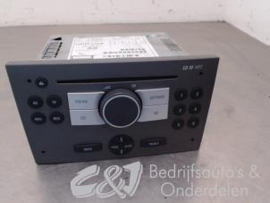 Used Radio Opel Vivaro 2.5 CDTI 16V Price € 63,00 Margin scheme offered by C&J bedrijfsauto's & onderdelen