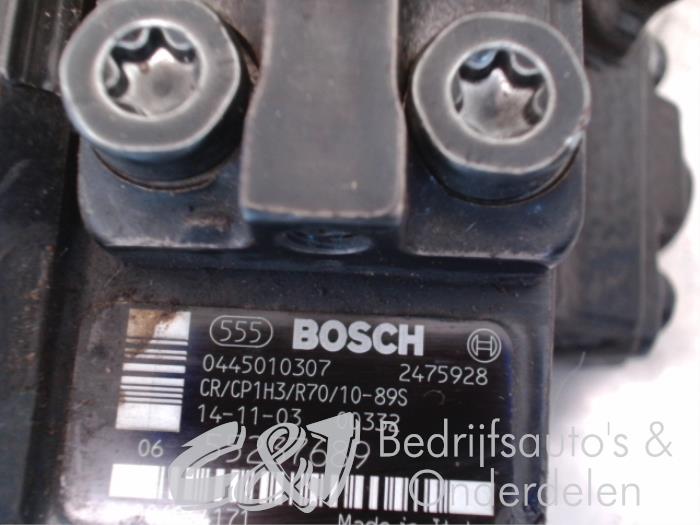 Mechanical fuel pump from a Fiat Doblo Cargo (263) 1.6 D Multijet 2015