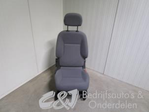 Używane Fotel prawy Peugeot Partner (GC/GF/GG/GJ/GK) 1.6 HDI 75 16V Cena € 131,25 Procedura marży oferowane przez C&J bedrijfsauto's & onderdelen