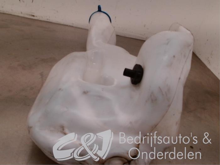 Front windscreen washer reservoir from a Volkswagen Crafter 2.0 TDI 16V 2013