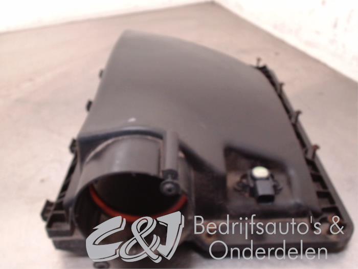Air box from a Volkswagen Crafter 2.0 TDI 16V 2013