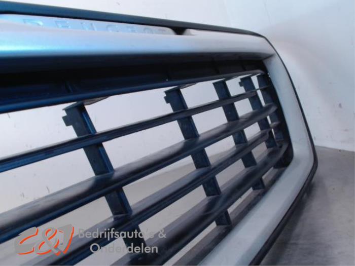 Używane Grill Peugeot Boxer (U9) 2.2 HDi 150 Cena € 131,25 Procedura marży oferowane przez C&J Bedrijfsauto's & Onderdelen