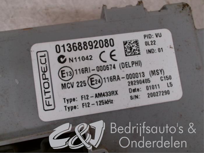Boîte à fusibles d'un Fiat Doblo (263) 1.6 D Multijet 2011