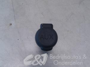 Gebrauchte AUX / USB-Anschluss Peugeot Partner (GC/GF/GG/GJ/GK) 1.6 HDI, BlueHDI 75 Preis € 21,00 Margenregelung angeboten von C&J bedrijfsauto's & onderdelen