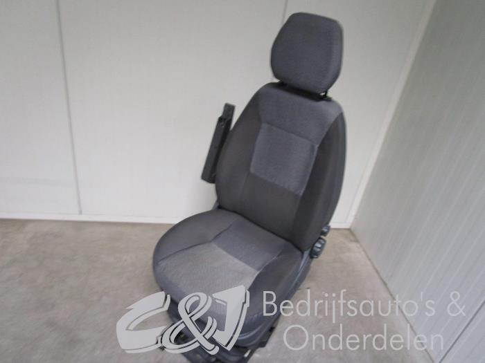 Seat, left from a Citroën Jumper (U9) 2.2 HDi 120 Euro 4 2011