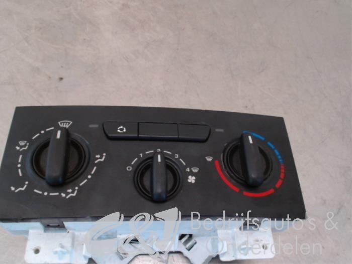 Heater control panel from a Citroën Jumpy (G9) 1.6 HDI 2014