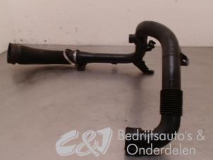 Usados Tubo de aspiración Aire Opel Combo (Corsa C) 1.3 CDTI 16V Precio € 15,75 Norma de margen ofrecido por C&J bedrijfsauto's & onderdelen