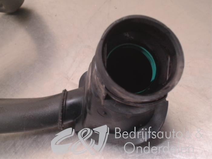 Intercooler tube from a Renault Trafic New (FL) 2.0 dCi 16V 90 2010