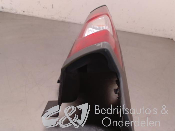 Taillight, right from a Opel Vivaro 2.0 CDTI 16V 2013