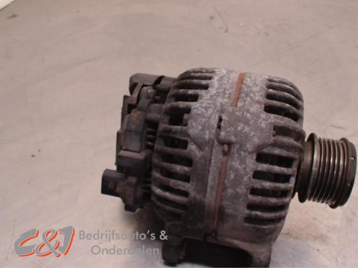 Gebrauchte Dynamo Volkswagen Transporter T5 1.9 TDi Preis € 26,25 Margenregelung angeboten von C&J Bedrijfsauto's & Onderdelen
