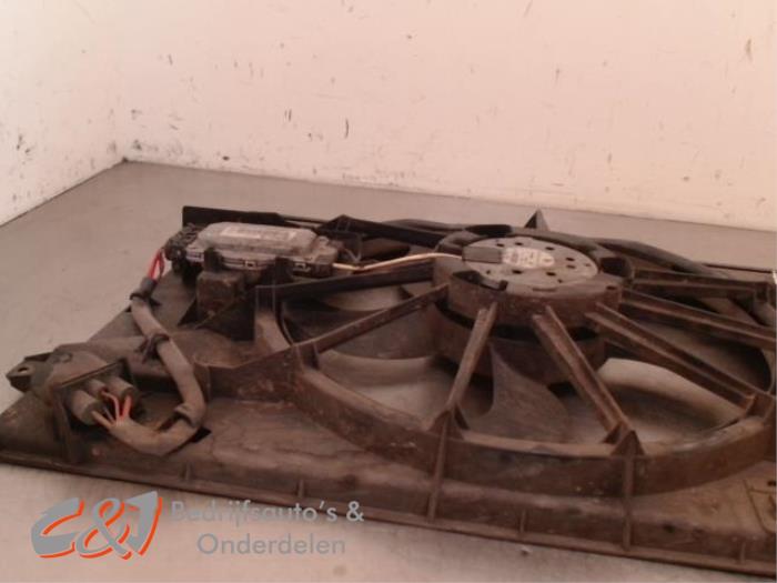 Begagnade Kylfläktshus Volkswagen Caddy III (2KA,2KH,2CA,2CH) 1.6 TDI 16V Pris € 42,00 Marginaltabell erbjuds av C&J Bedrijfsauto's & Onderdelen