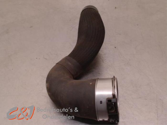 Gebrauchte Intercooler Schlauch Nissan NV 400 (M9J) 2.3 dCi 135 16V Preis € 21,00 Margenregelung angeboten von C&J Bedrijfsauto's & Onderdelen