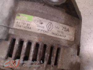 Dynamo van een Renault Master II (FD/HD) 2.8 dTi 2000