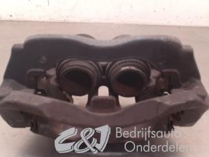 Used Front brake calliper, right Mercedes Vito (447.6) 2.2 114 CDI 16V Price € 78,75 Margin scheme offered by C&J bedrijfsauto's & onderdelen