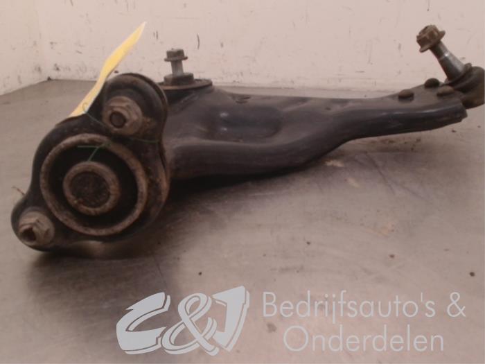 Front wishbone, left from a Mercedes-Benz Vito (447.6) 2.2 114 CDI 16V 2018