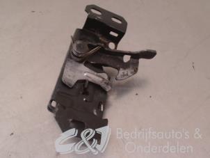 Used Bonnet lock mechanism Mercedes Vito (447.6) 2.2 114 CDI 16V Price € 26,25 Margin scheme offered by C&J bedrijfsauto's & onderdelen