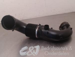Used Air intake hose Mercedes Vito (447.6) 2.2 114 CDI 16V Price € 78,75 Margin scheme offered by C&J bedrijfsauto's & onderdelen