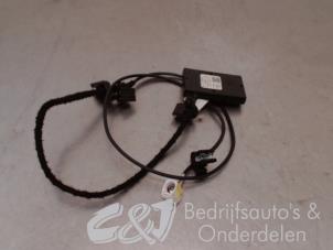 Used GPS antenna Mercedes Vito (447.6) 2.2 114 CDI 16V Price € 78,75 Margin scheme offered by C&J bedrijfsauto's & onderdelen